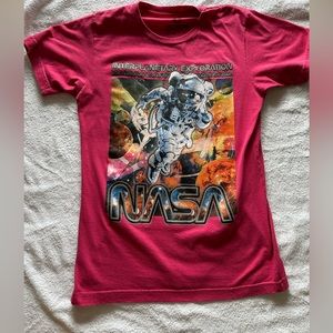 Men’s akademiks brand size Small NASA t-shirt, hot pink.